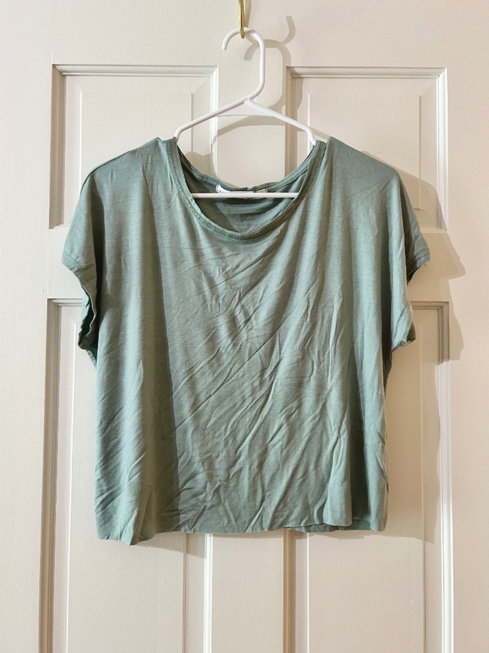 NWOT Altar'd State Sage Green Boxy Crop Tee Shirt Medium